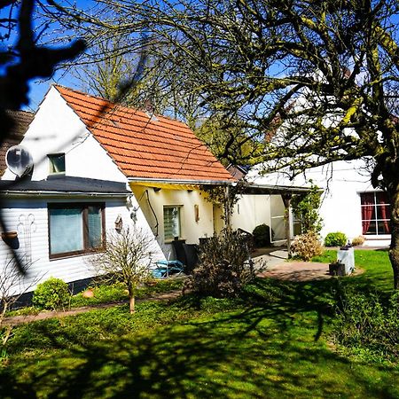 Gemuetliches Haus Mit Grossem Traumhaften Garten BRE Екстериор снимка